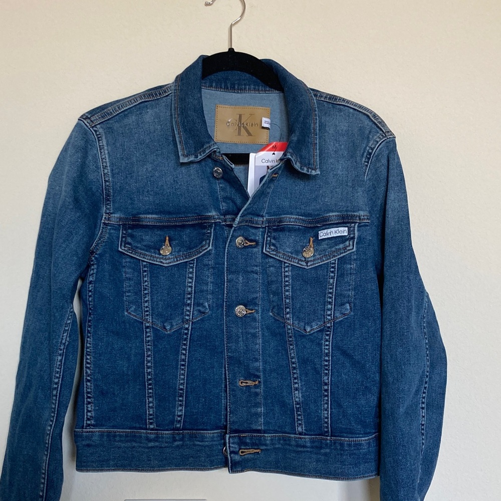 Calvin Klein Women’s Classic Trucker Denim Jacket size M